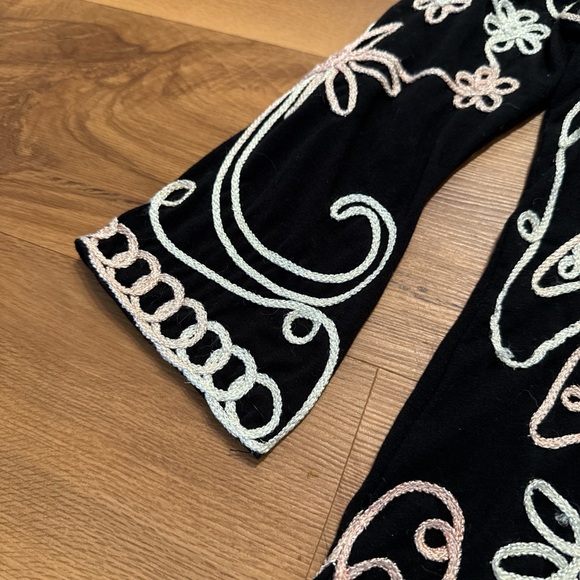 Size Small Once Again Embroidered Black Beige Tunic Top 3/4 Sleeve V-Neck EUC - Picture 5 of 8